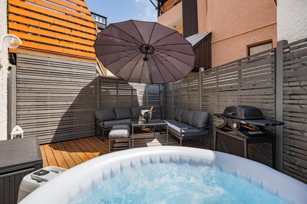 Terrace Apartment With 5 Rooms, Whirlpool And Bbq Augsburg Exterior photo